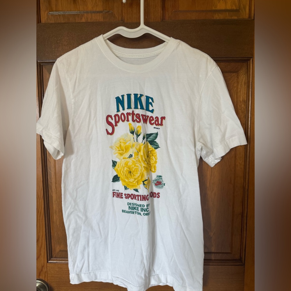 Men’s Nike White T-Shirt with Floral Design Size Small